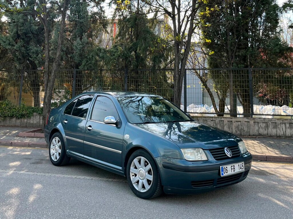 VOLKSWAGEN BORA 1.6 - 2