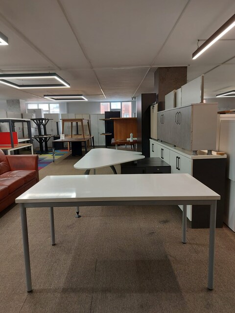 KLAS OFİS ÜSKÜDAR 150X75 30 MM SUNTA YEMEK MASASI