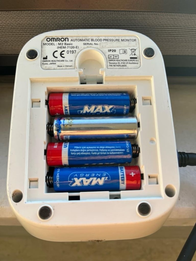 Omron m2 tansiyon cihazı (pil kapağı eksiktir) - 5