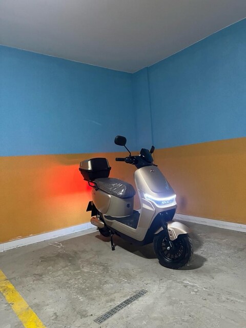 ELEKTRİKLİ MOTOSİKLET | DÜŞÜK KM | MASRAFSIZ | MOTOLUX VALENCIA