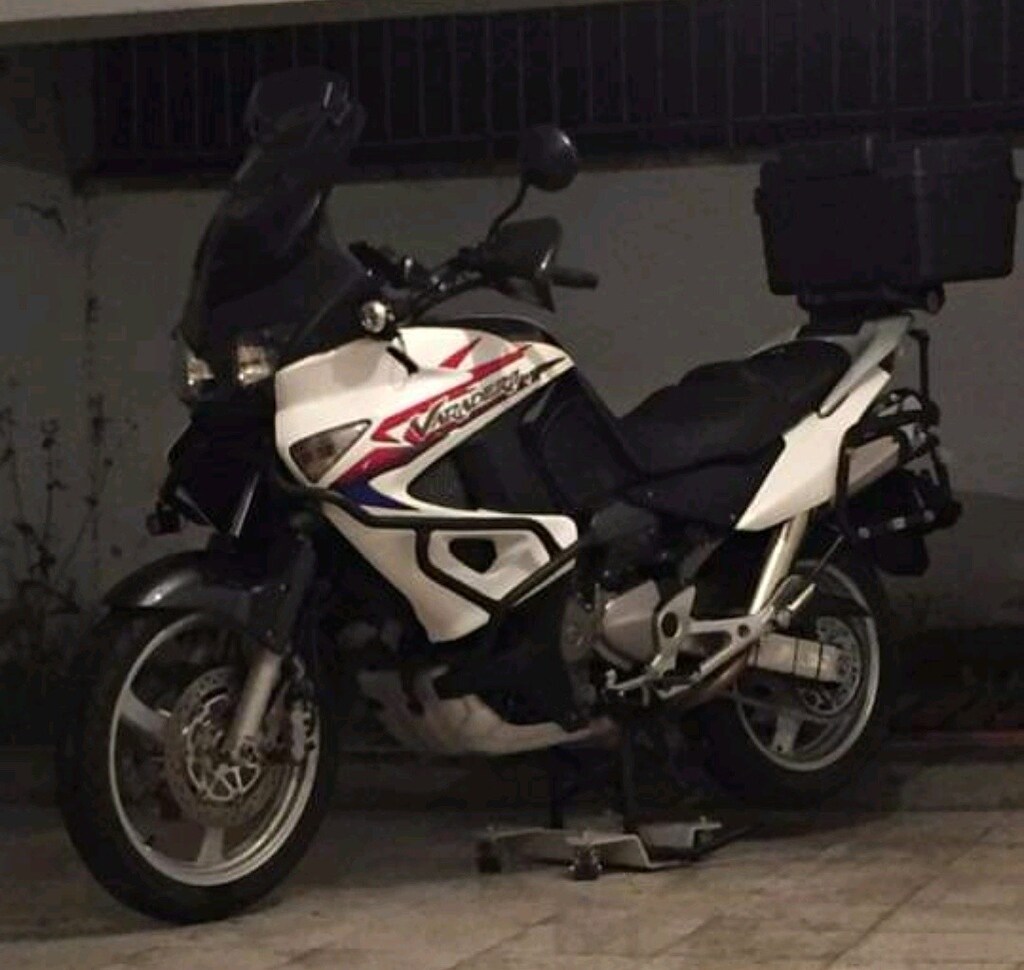 yakışıklı dev Honda 2011 - 2