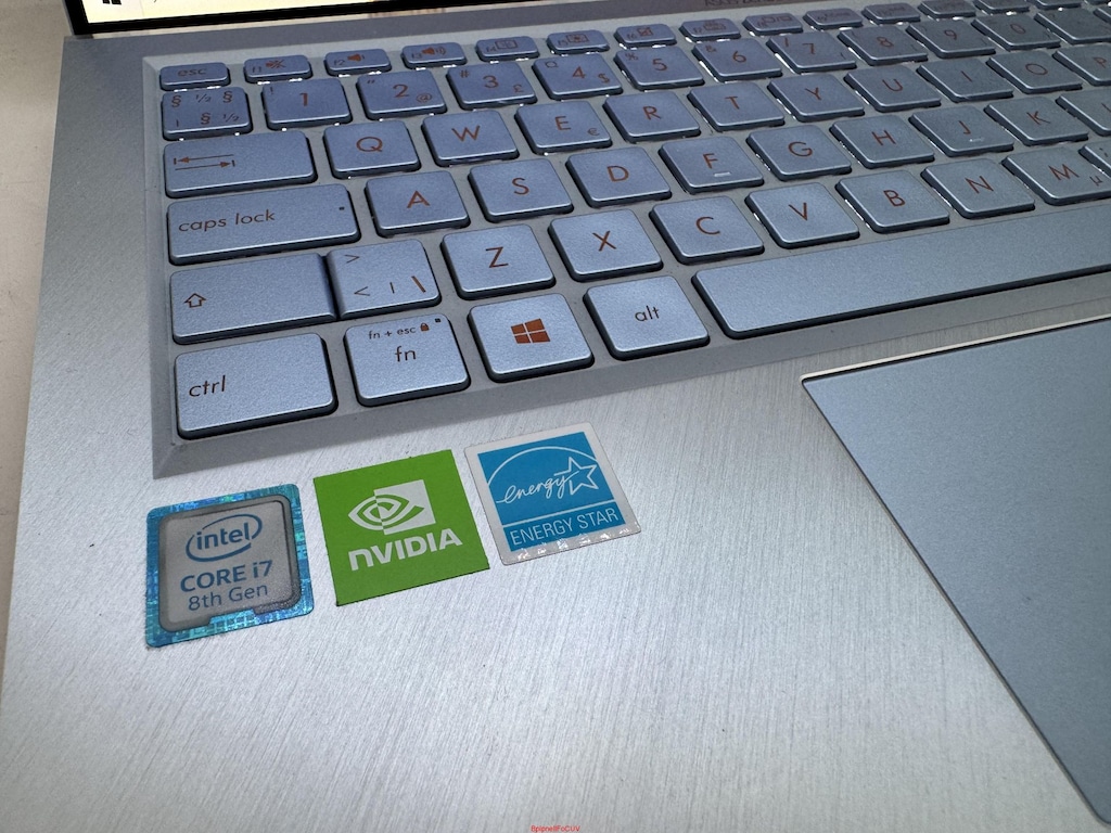 ASUS ZENBOOK İ7 8. NESİL 16 GB RAM 512 M2SSD MX150 - 3