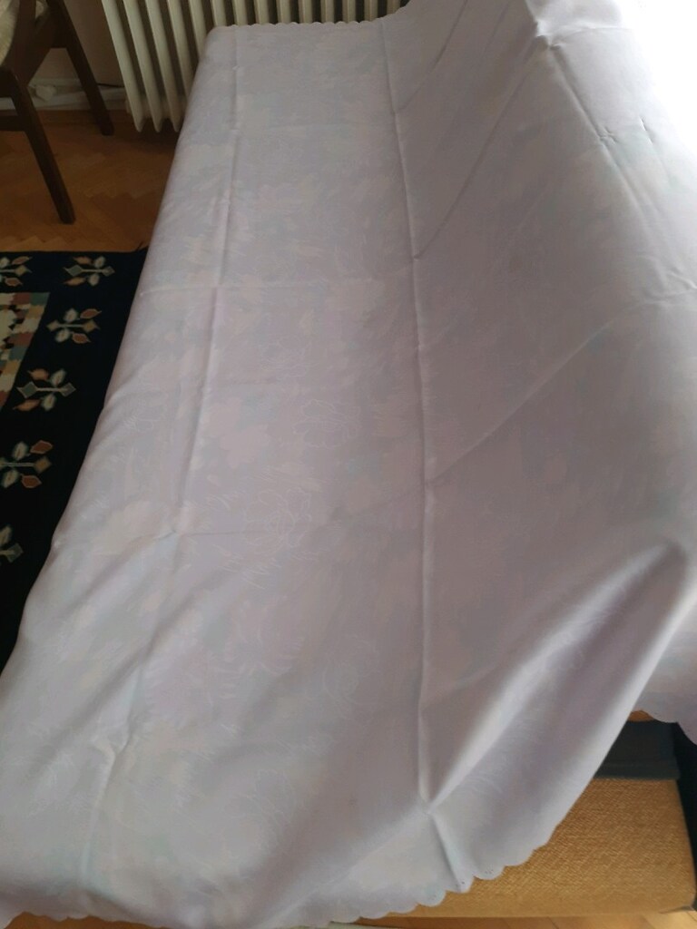 AKÇAY:AZ KULLANILMIŞ DİKDÖRTGEN DERTSİZ MASA ÖRTÜSÜ.EBAT:200*140 CM - 4