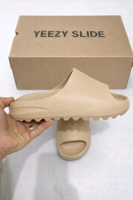 Adidas Yeezy slide