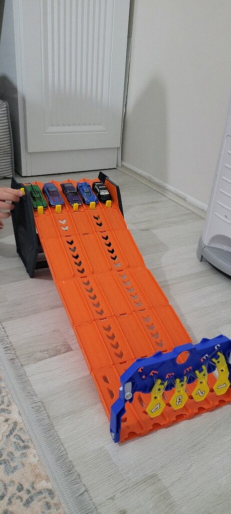 Hot Wheels Kıvrılan yarış pisti 5 şeritli - 3