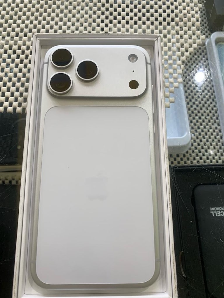Iphone 17 promax 256 gb y.d - 2