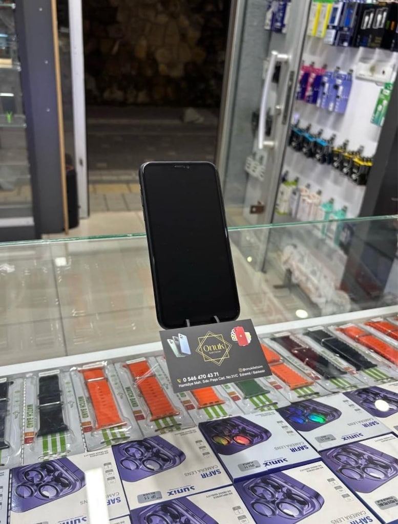 Apple iPhone 11 - 2