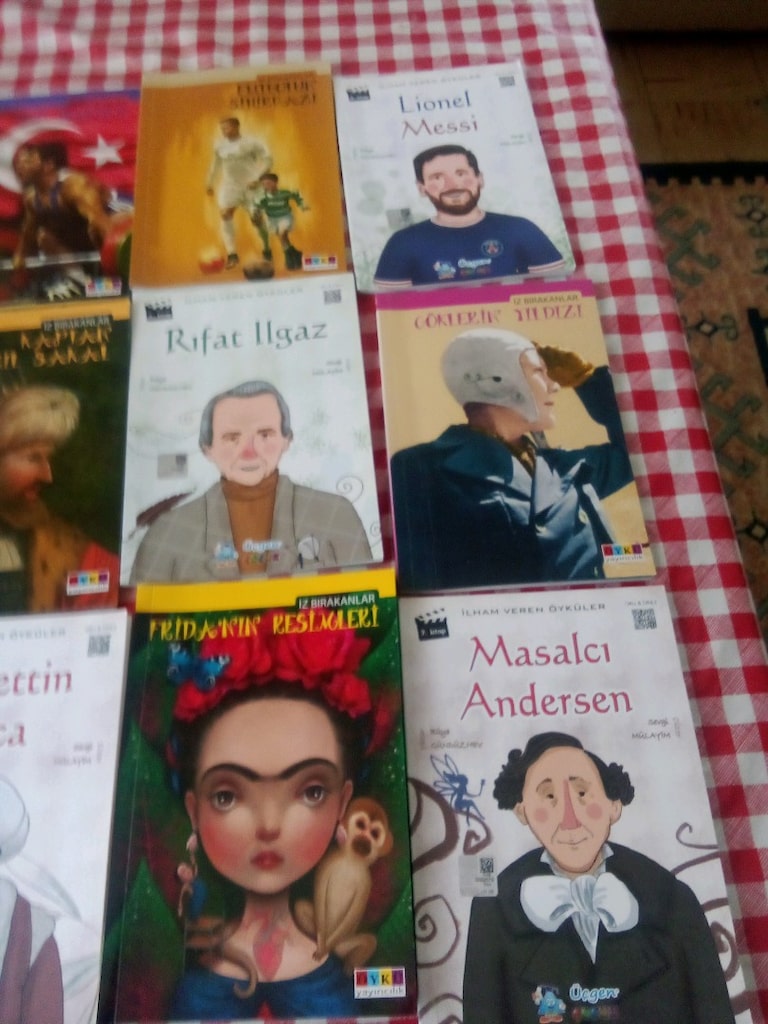 11 parca kitap. - 5