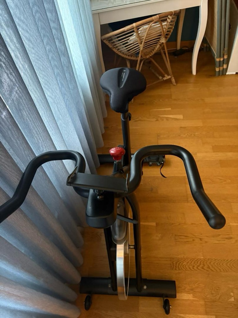 Voit Black Spin Bike - 7