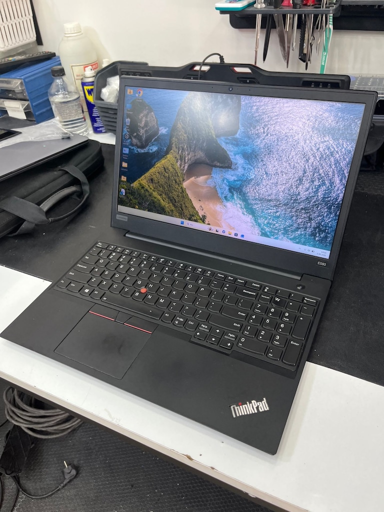 Lenovo ThinkPad E580 i7 16GB RAM 256GB SSD RX550 15.6" Full HD - 2