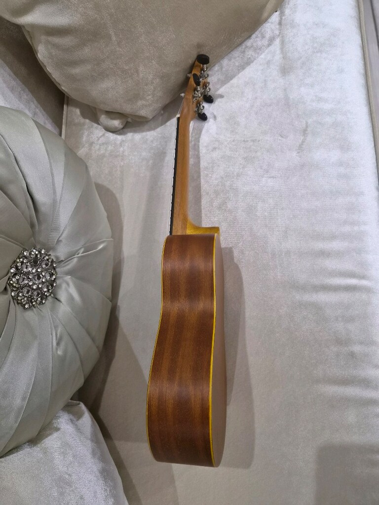 CREMONıA UKULELE - 4