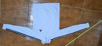 Adidas likralı sweat mont Bir koltuk altı uçtan diğer uca yanlamasına