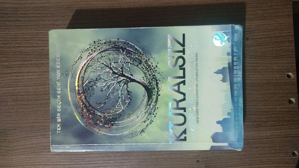 Uyumsuz Kitap Serisi - 4