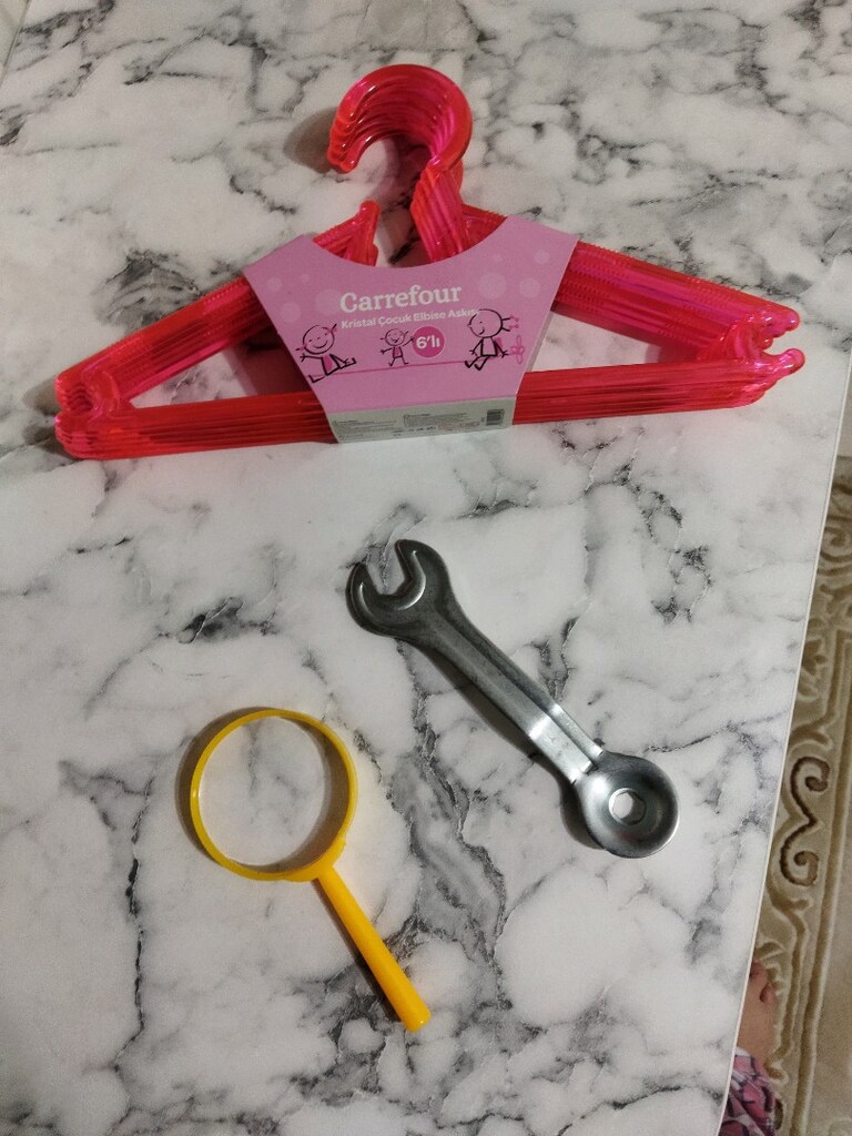 Canlı pembe çocuk askı seti büyüteç ve tamir anahtarı - 3