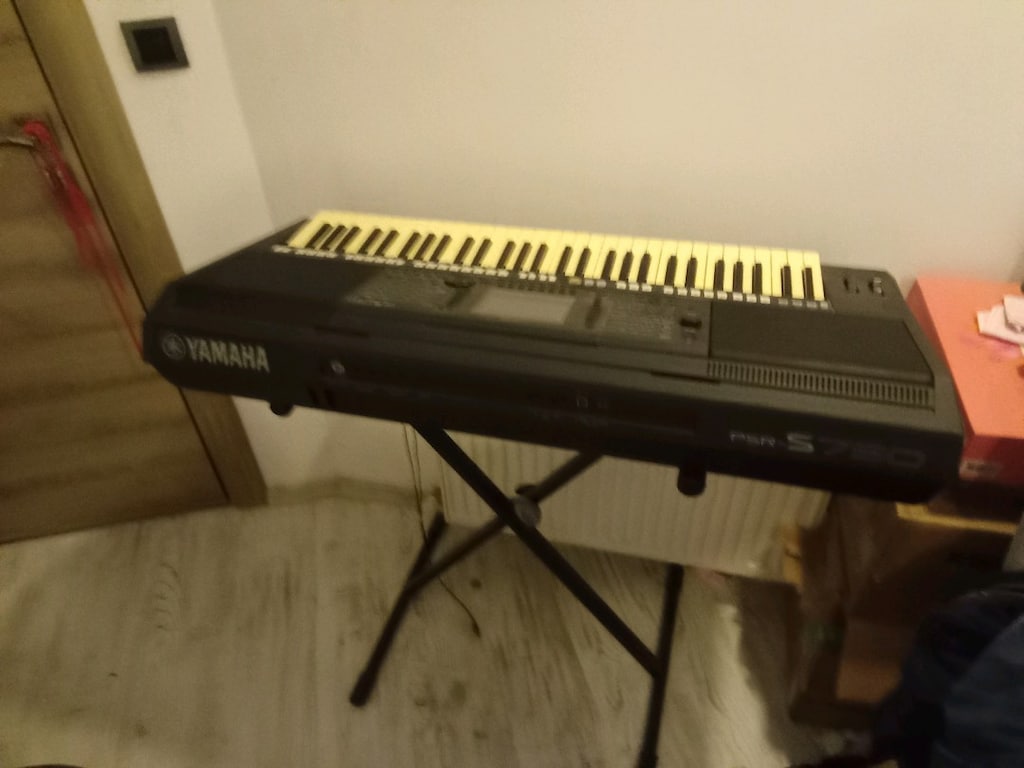 müzik öğretmeninden satılık Yamaha PSR S750 org - 3