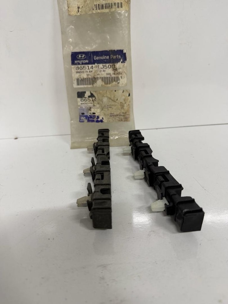 Hyundai İ20 sağ ön tampon braketi 12-sıfır orjinal 865141J500 - 2