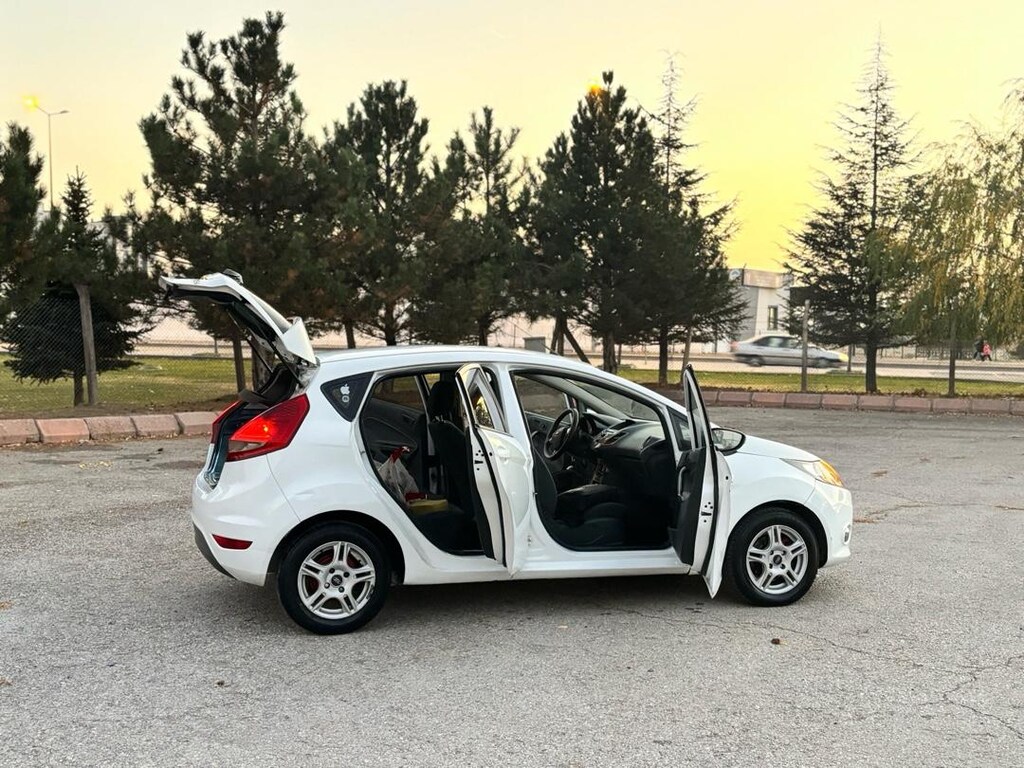 FORD FİESTA - 10