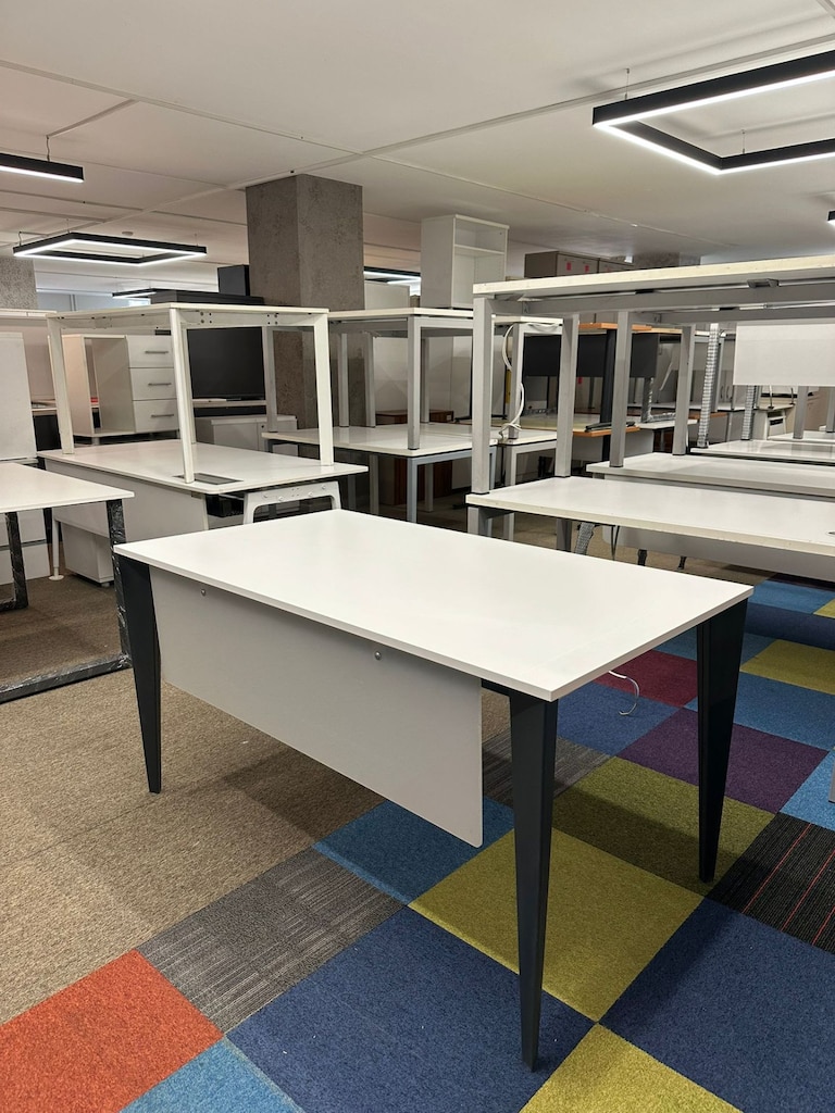KLAS OFİS ÜSKÜDAR 140x80 cm BEYAZ İSKELET AYAKLI MASA - 3