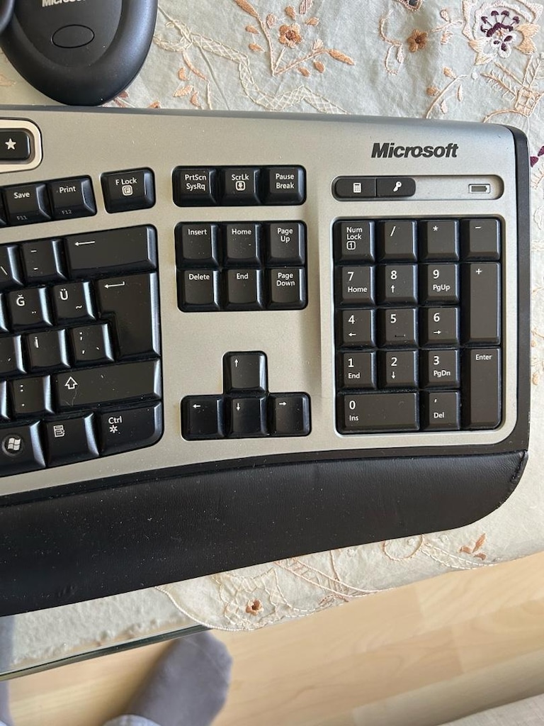 Microsoft Wireless Laser Keyboard 6000 v2.0+Microsoft Laser Mouse 6000 - 2