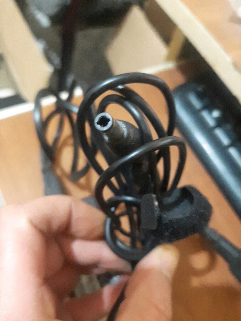 toshiba 19v 2.37a pa3822u-1aca - 3