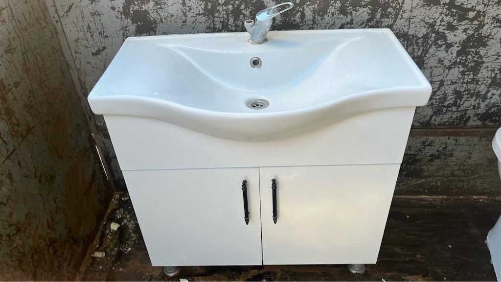banyo dolabı temiz kullanılmış - 3