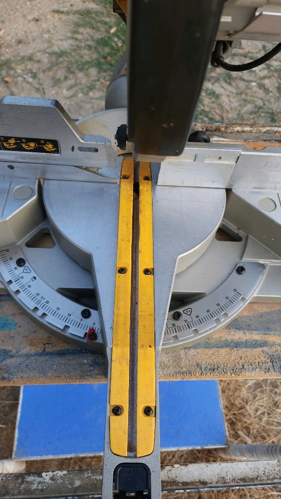 DEWALT GÖNYE KESME VE YATAR DAİRE - 12