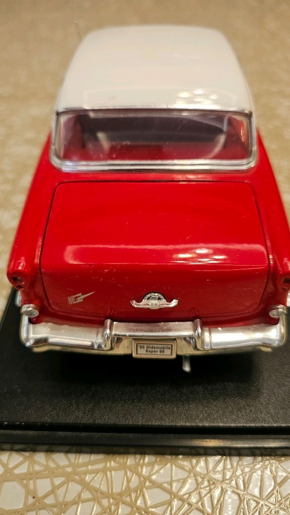 1955 Oldsmobile 88 Model Araba 1:18 Ölçek – Orijinal Vitrin Ayağıyla - 8