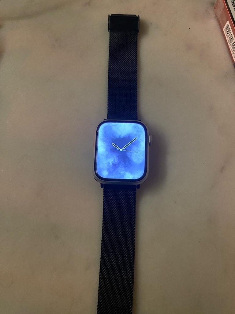 Apple Watch Series 8 45 mm + Kutu + Şarj Kablosu + 4 Kordon - 5