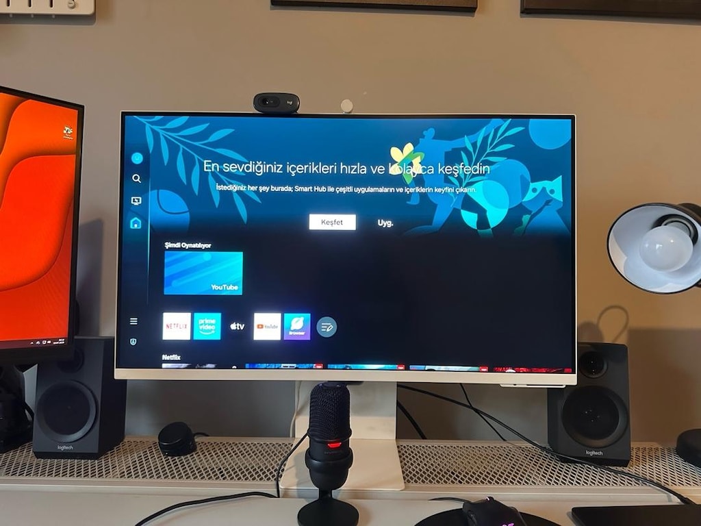 SAMSUNG M8 MONİTÖR