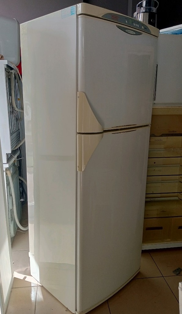 Profilo 403 Litre No frost Buzdolabı temiz sağlam - 5
