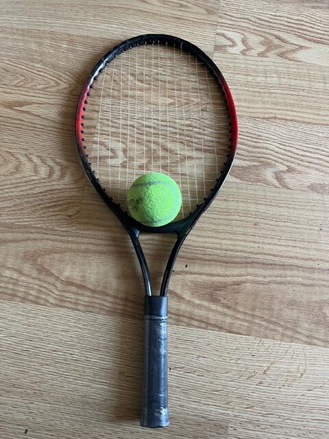 Tenis raketi 23 inç 200 grm top hediyeli