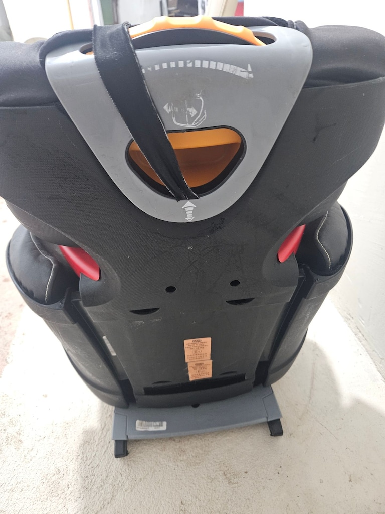Chicco Fix Plus 15-36 Araç Koltuğu - 6