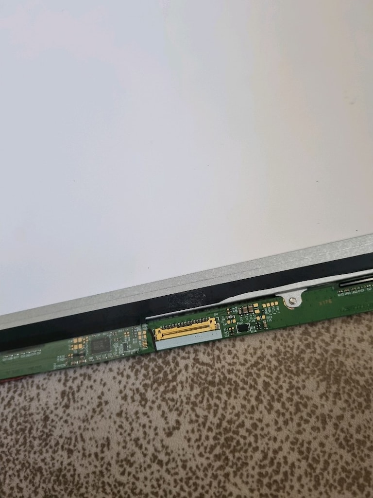 SATILIK 15.6 İNC 30 pin SLİM LED panel (çizgili) - 4
