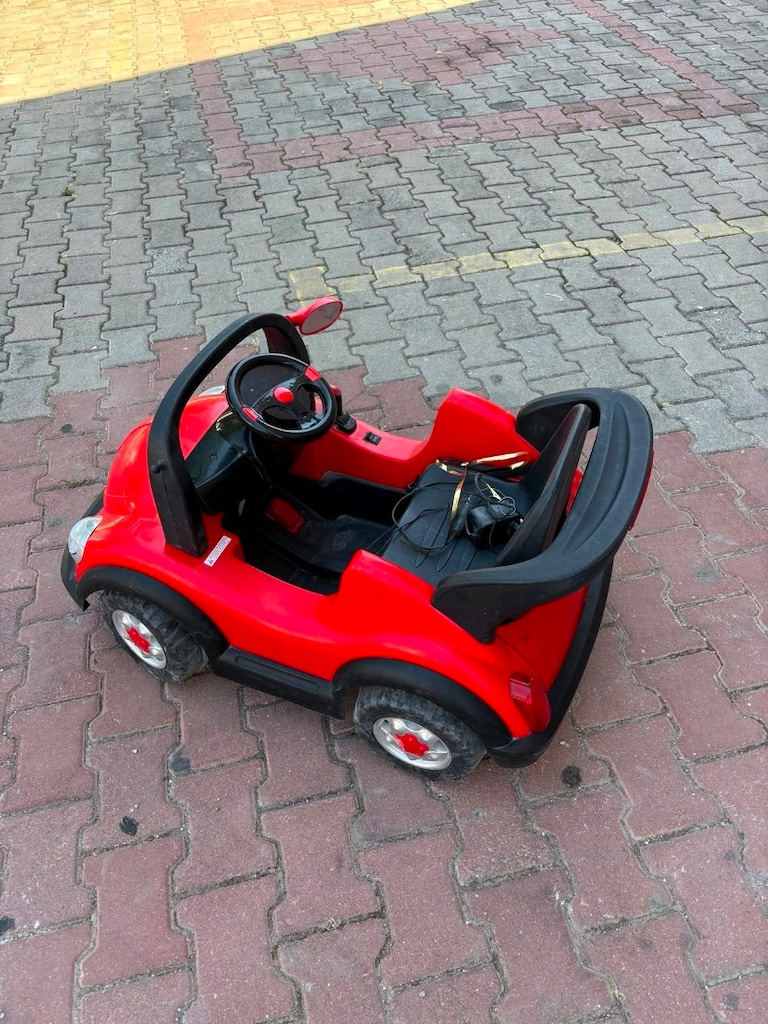 akülü kırmızı araba - 2