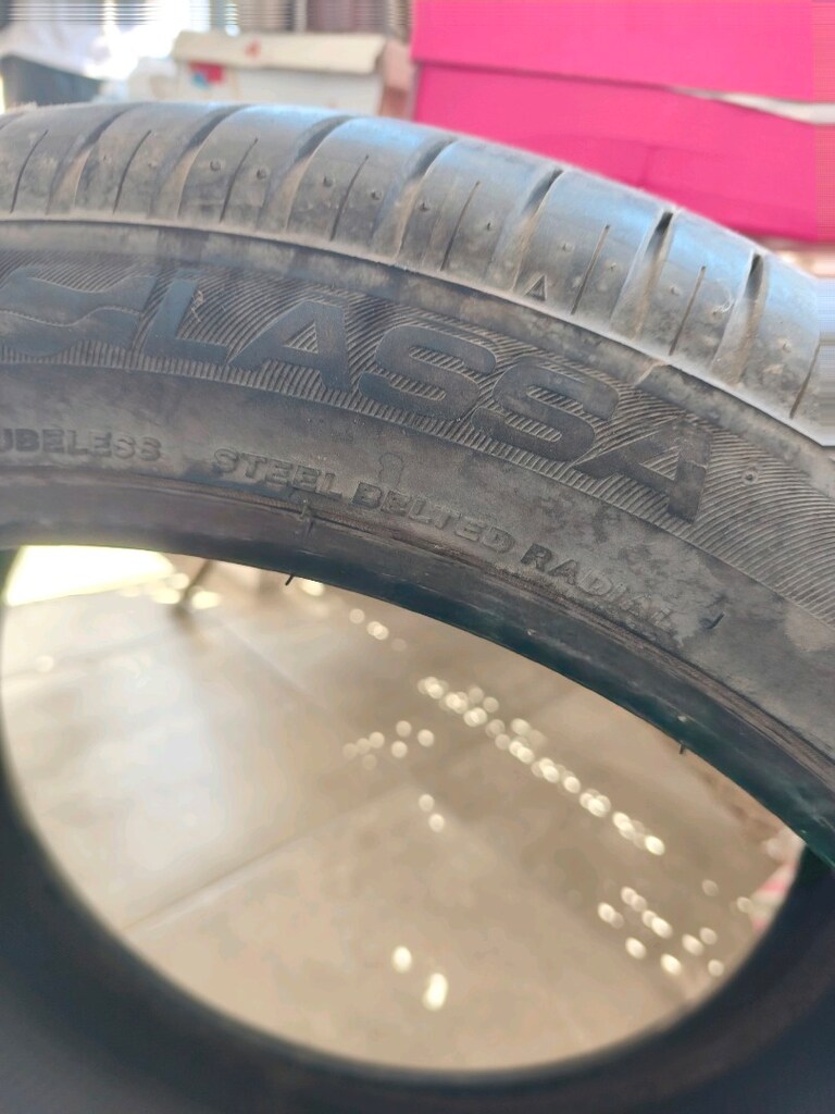 Lassa 275/40/20 yazlık lastik çok az kullanıldı - 5