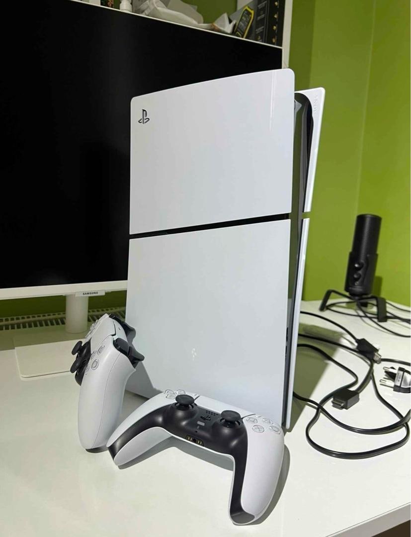 PlayStation 5 Slim - 3