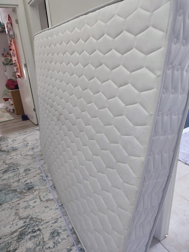 150x200 Çift Kişilik Yaylı Yatak – Temiz ve Kullanıma Hazır - 4