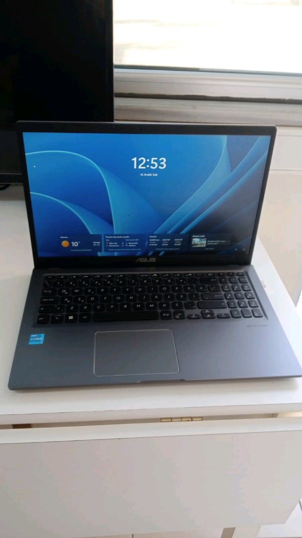 Sahibinden diz üstü laptop AsusX515EA-EJ3574 i5-1135G7 8GB 256GB - 2
