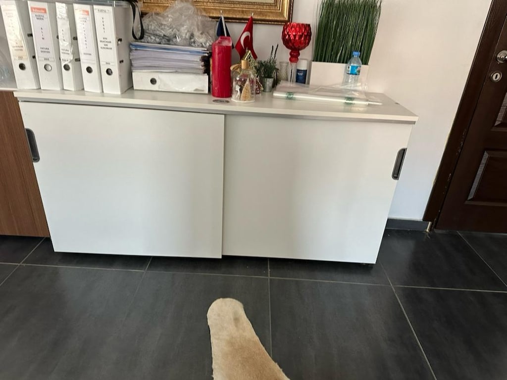 Beyaz kilitli İkea Dolap - 2