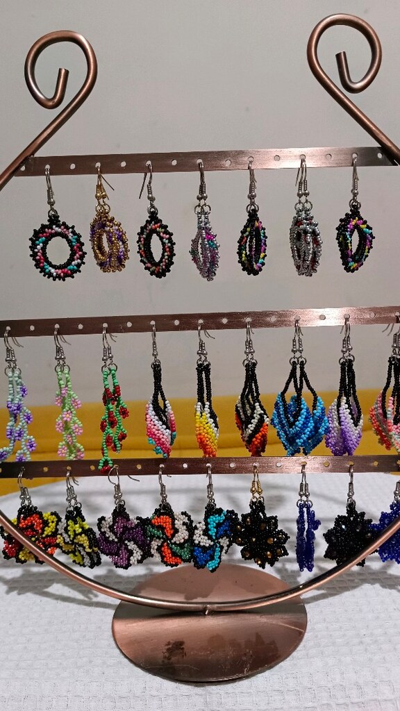 SIFIR 27 ADET EL YAPIMI BONCUK KÜPE VE METAL STANDI - 5