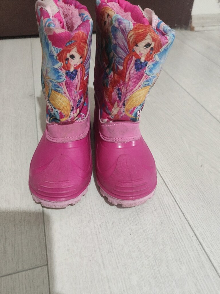 28 numara kız kar botu