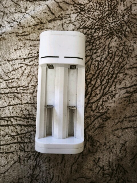 ataba pil şarj cihazı 18650 3.7 volt