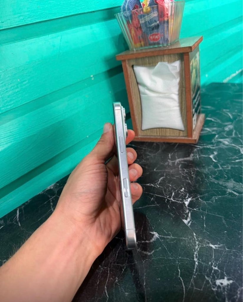 iPhone 16 pro - 2