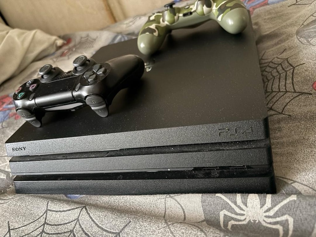 Çok temiz Ps4 Pro - 2