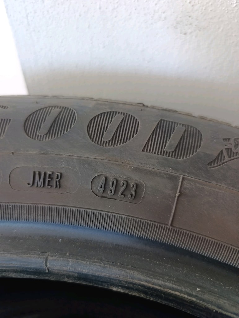 205 55 16 Goodyear - 5