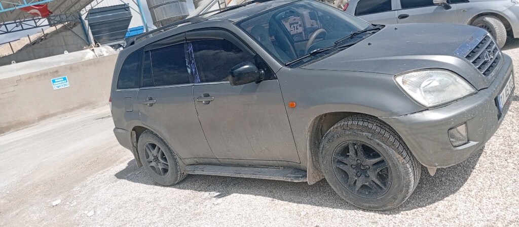 Chery Tiggo 3 - 4