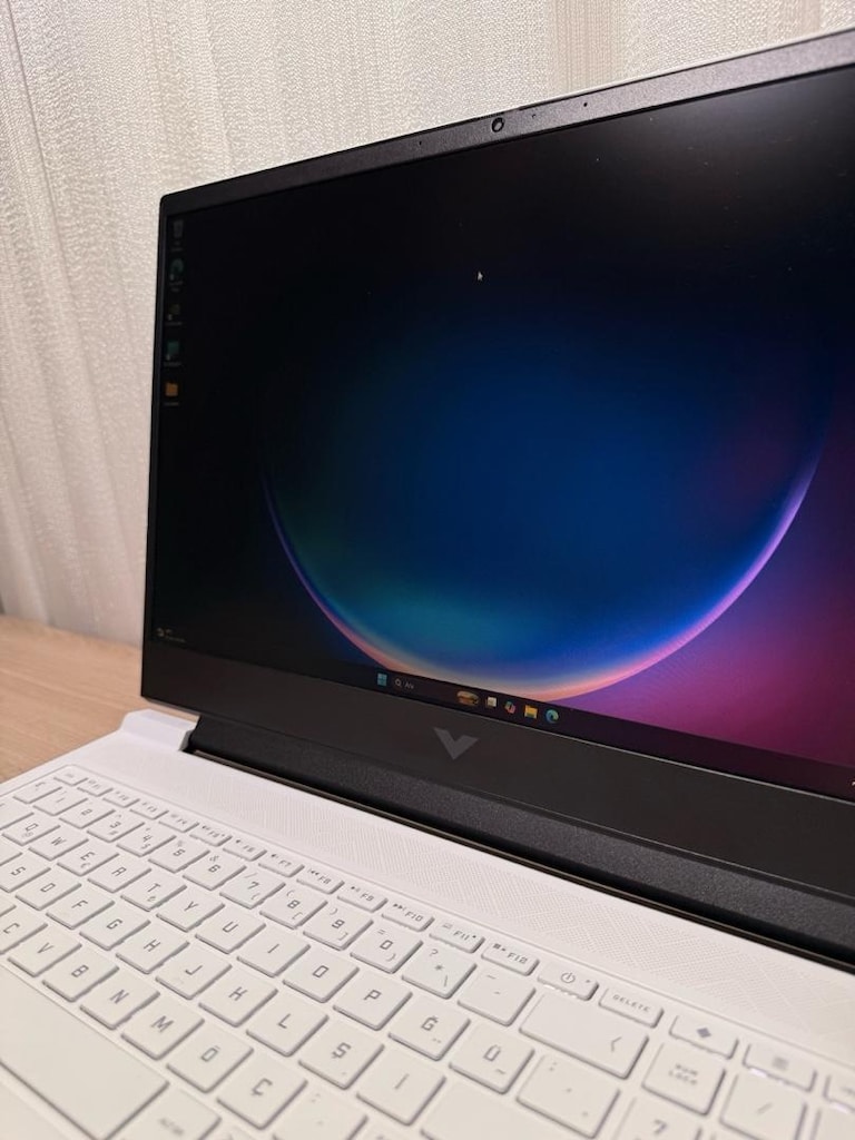 HP Victus 16 - i5 14500HX / RTX 4050 / 16GB RAM / 1TB SSD - 2