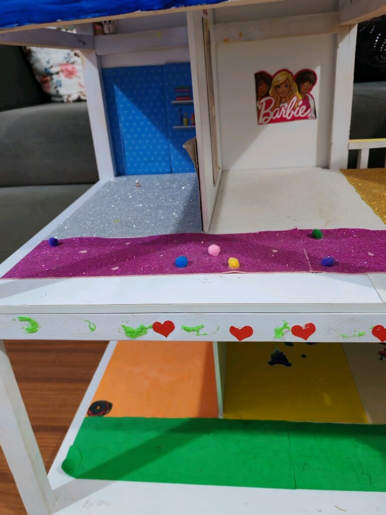 Ahşaptan barbi evi - 2
