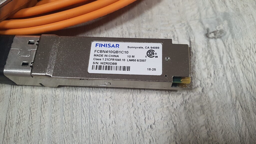 Finisar FCBN410QB1C10 Quadwire 40Gb/s QSFP+ 10M Optical Cable - 2