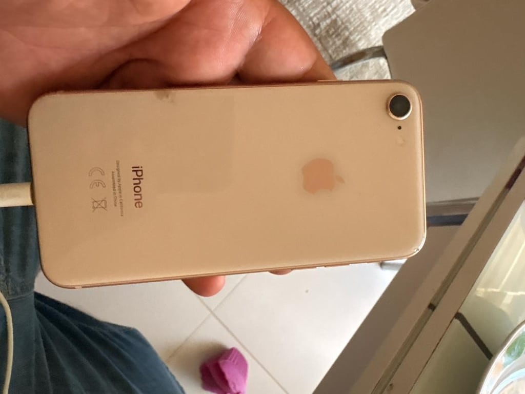 iPhone 8 - 4